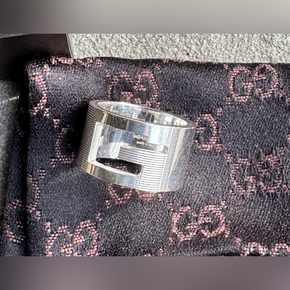 Gucci G‎ Logo Sterling Silver Ring Size 5